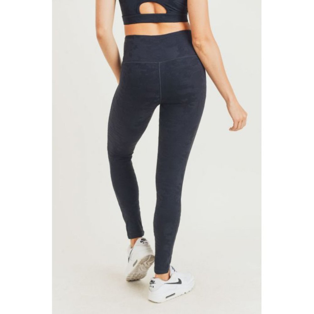 Textured Camo Jacquard TACTEL® Highwaist Leggings - Picture 2 of 6